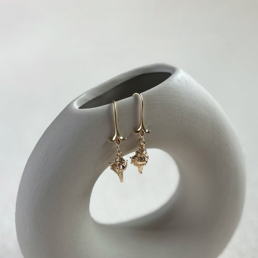 Conch Dangly (16k gold-plated) Earrings